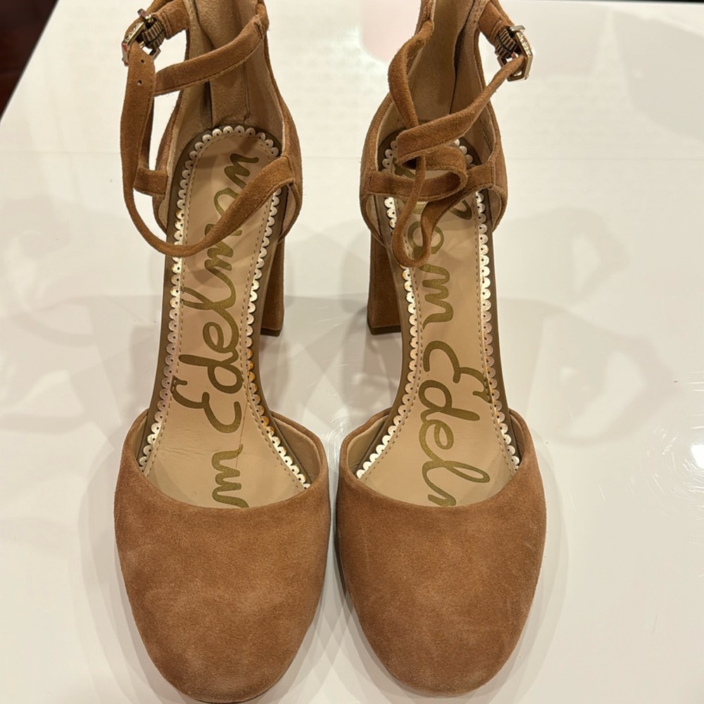 Suede Beige Shoes with chunky heel. Very comfortable. Only works once.